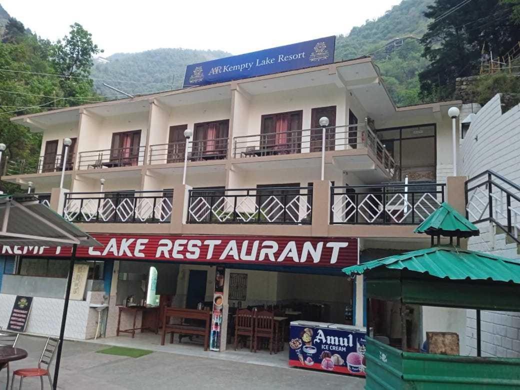 Hotel O Kempty Lake Adventure Resort Mussoorie Kültér fotó