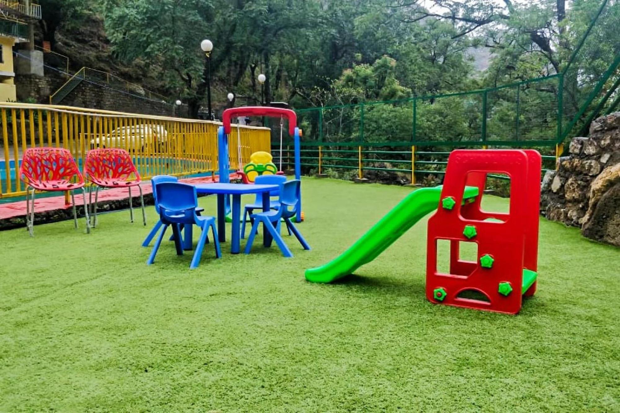 Hotel O Kempty Lake Adventure Resort Mussoorie Kültér fotó