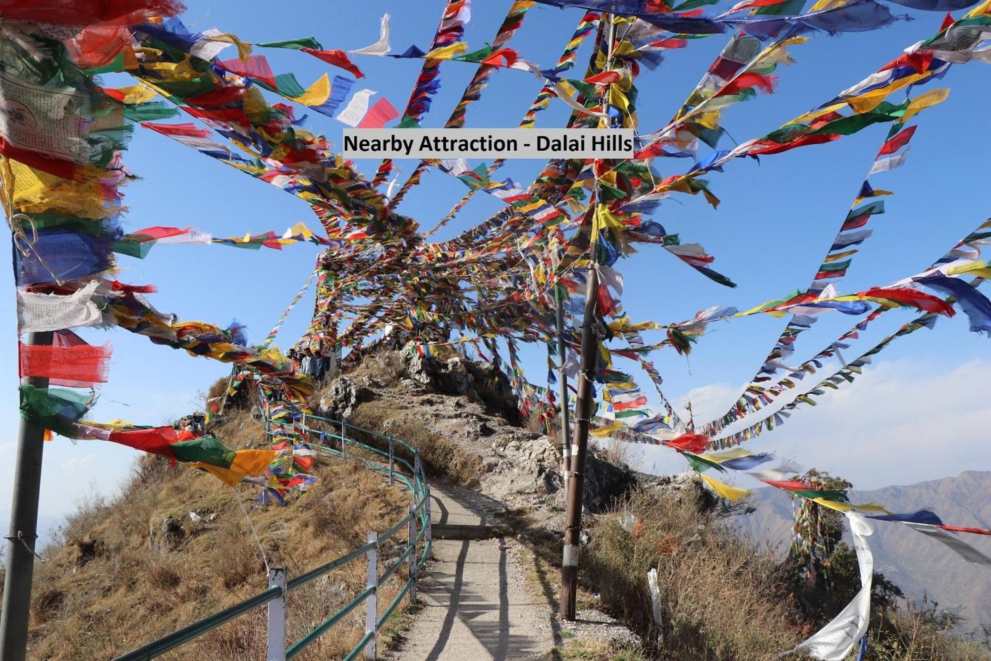 Hotel O Kempty Lake Adventure Resort Mussoorie Kültér fotó